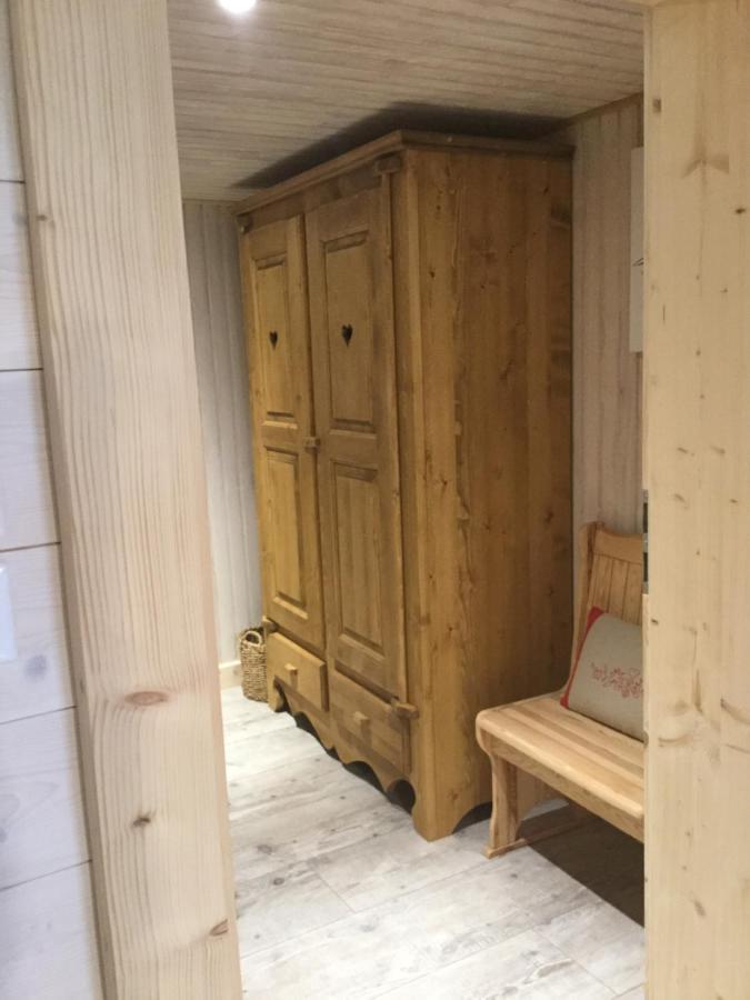 La Ferme De La-Haut B&B Le Haut-du-Them Екстериор снимка