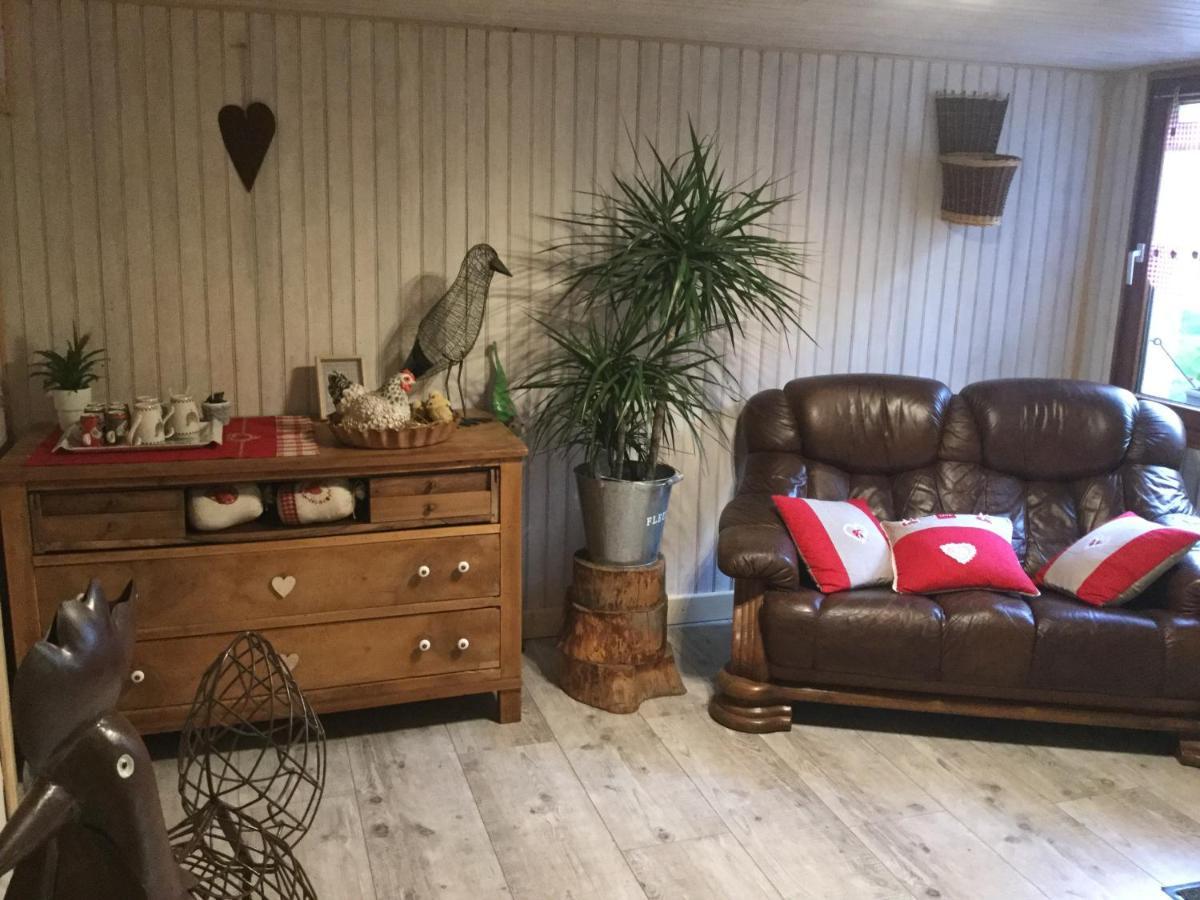 La Ferme De La-Haut B&B Le Haut-du-Them Екстериор снимка