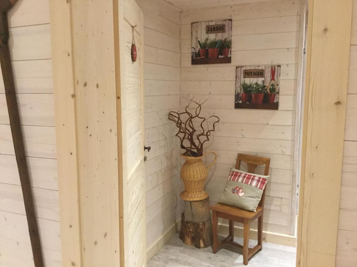 La Ferme De La-Haut B&B Le Haut-du-Them Екстериор снимка