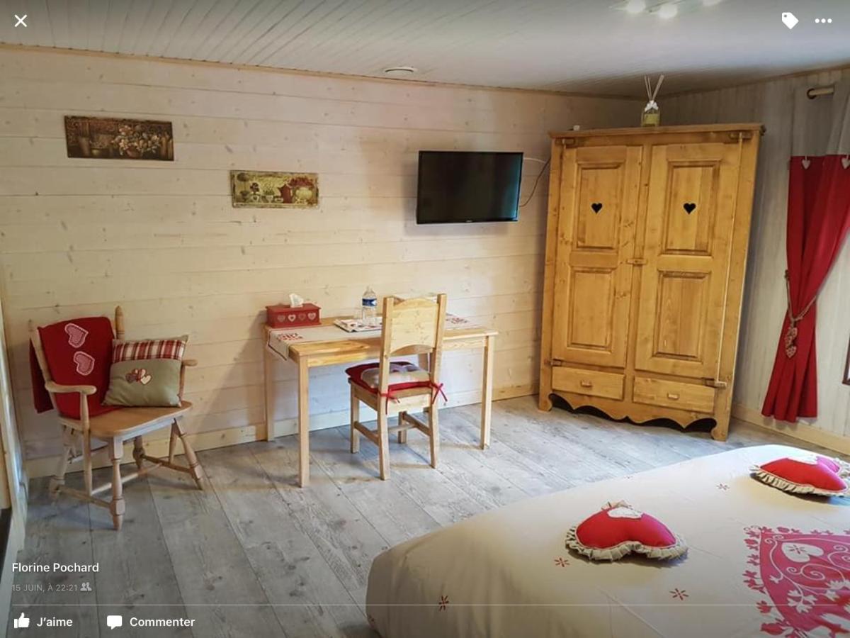 La Ferme De La-Haut B&B Le Haut-du-Them Екстериор снимка