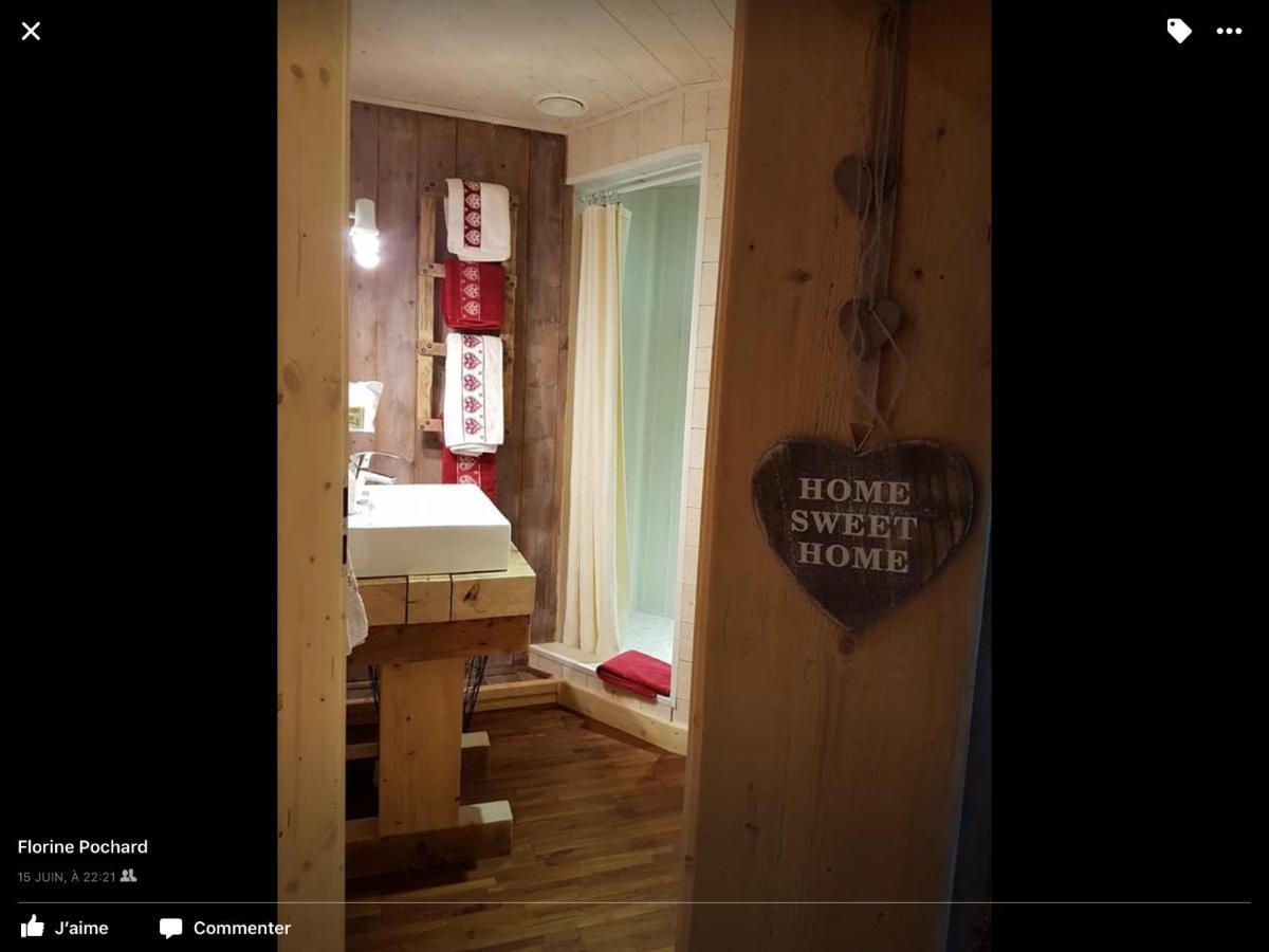 La Ferme De La-Haut B&B Le Haut-du-Them Екстериор снимка